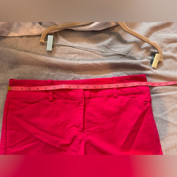 EUC Ann Taylor SIGNATURE pink chino shorts 12! - Picture 9 of 9